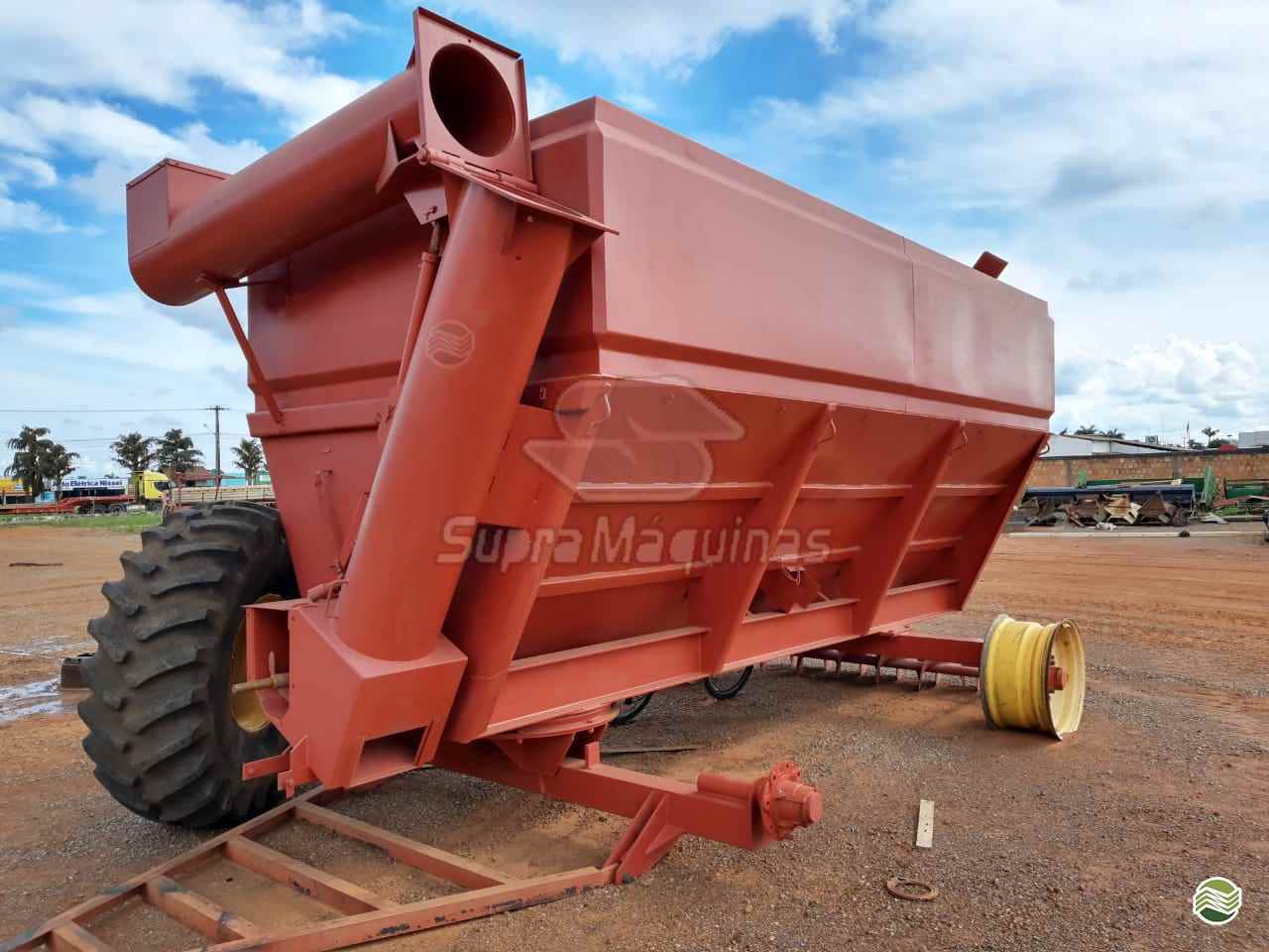 IMPLEMENTOS AGRICOLAS CARRETA BAZUKA GRANELEIRA 33000 Supra Máquinas LUCAS DO RIO VERDE MATO GROSSO MT